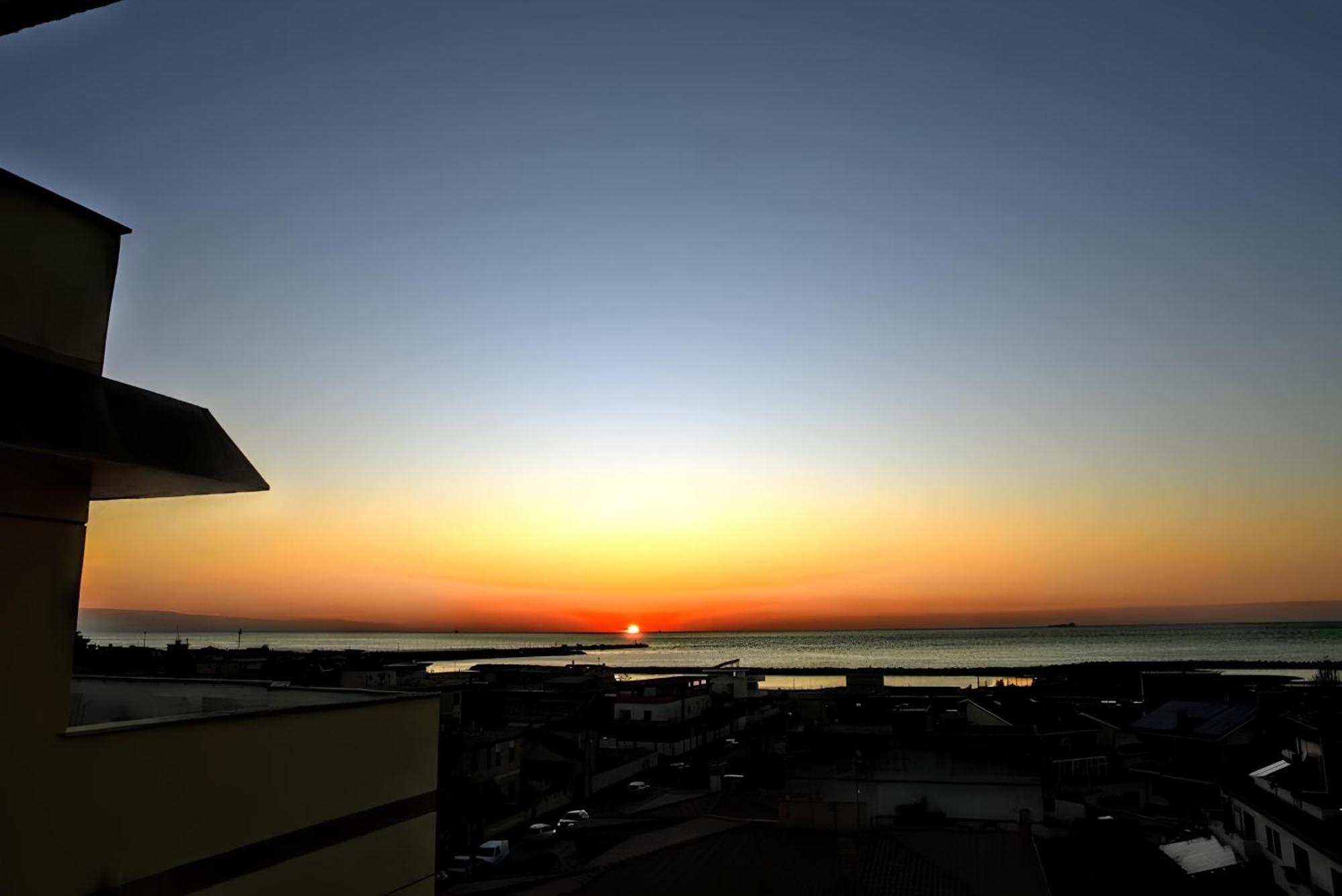 Apartment Vuel Sea View House -10 Minutes From The Airport Fiumicino